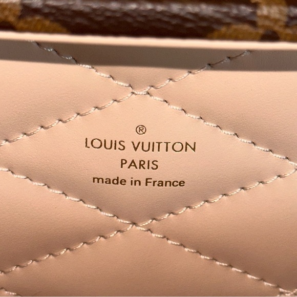 Louis Vuitton Monogram Petite Valise - Picture 13 of 13
